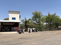 OYO 844060 Friends Zone