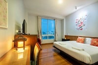 Capital O Dinso Home Boutique