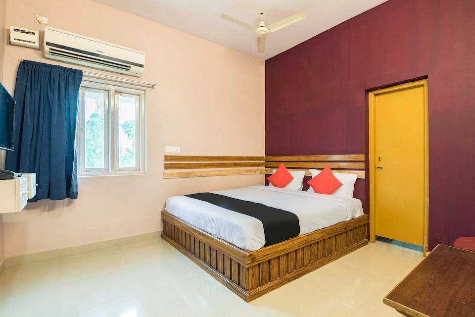 OYO 844093 TRUPTHI RESORTS, Srikakulam, Srikakulam