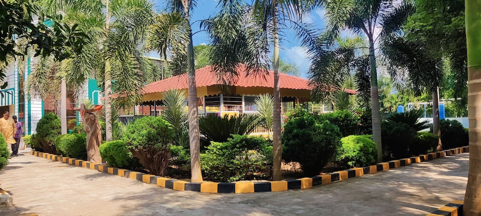 OYO 844093 TRUPTHI RESORTS, Srikakulam, Srikakulam