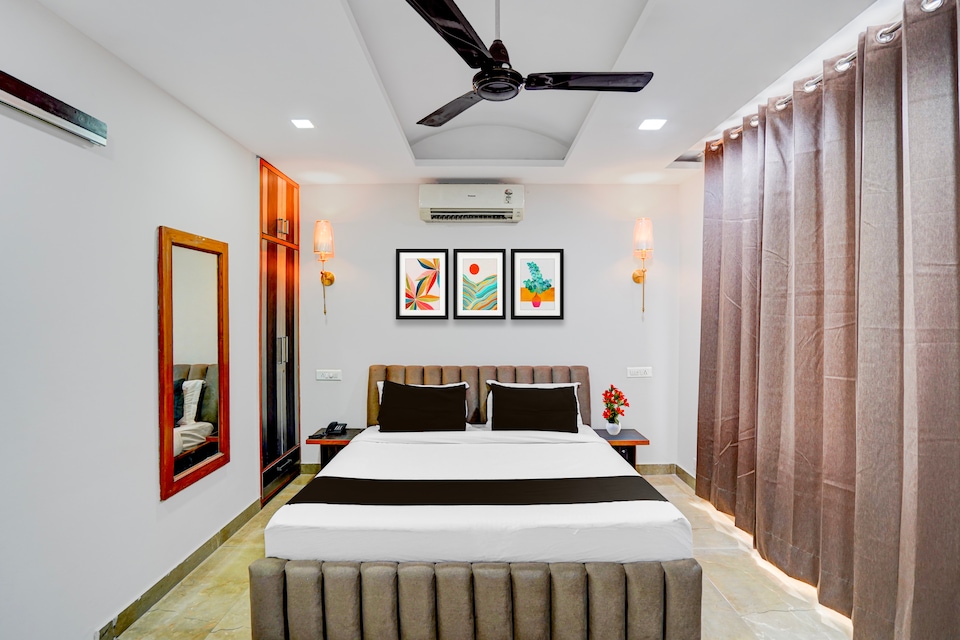 Super Townhouse by OYO Cosmo Mall Zirakpur Formerly R K Residency, Zirakpur, Zirakpur