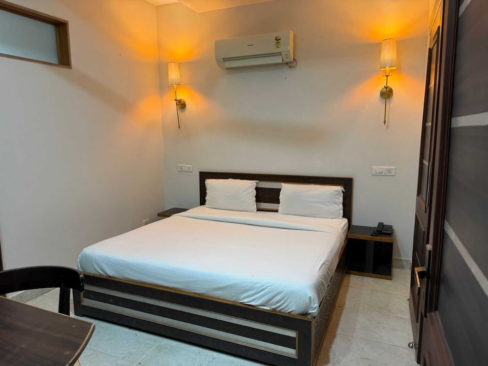 Townhouse Cosmo Mall Zirakpur Formerly R K Residency, Zirakpur, Zirakpur