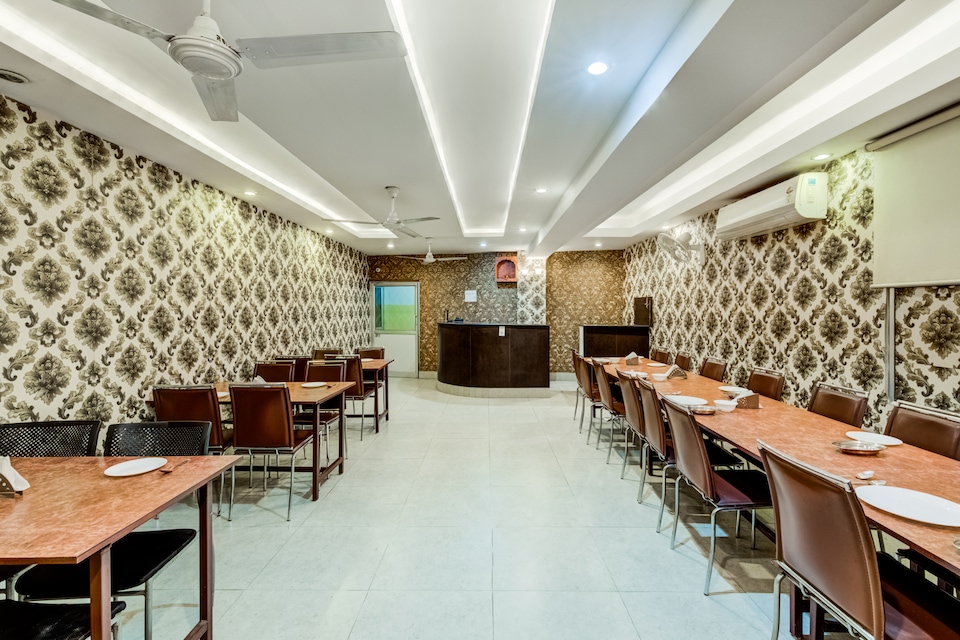 OYO Flagship 14008 Hotel The Avenue, Bishtupur Jamshedpur, Jamshedpur