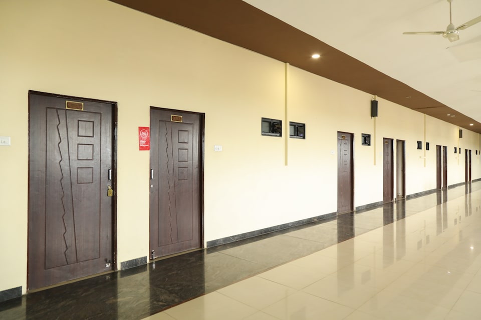 OYO Flagship 070 Kanji House, Sitabuldi Nagpur, Nagpur