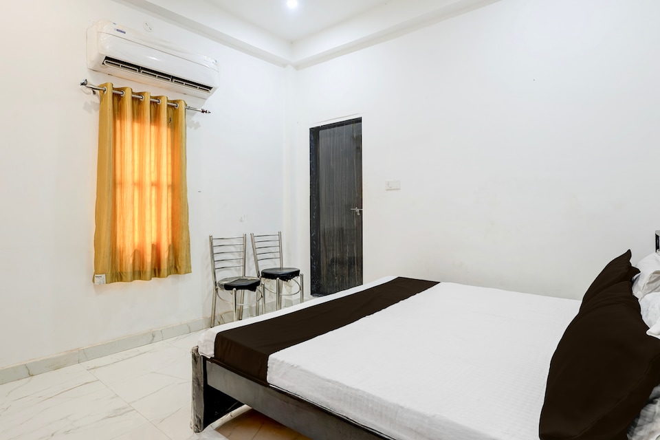 SPOT ON Ashadeep Hotel, Sultanpur, Sultanpur