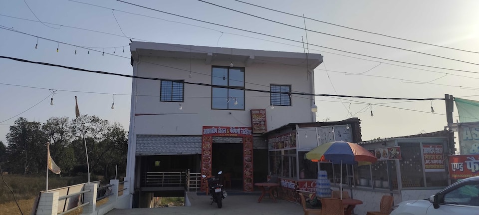 SPOT ON Ashadeep Hotel, Sultanpur, Sultanpur