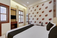 SPOT ON The Royal Inn