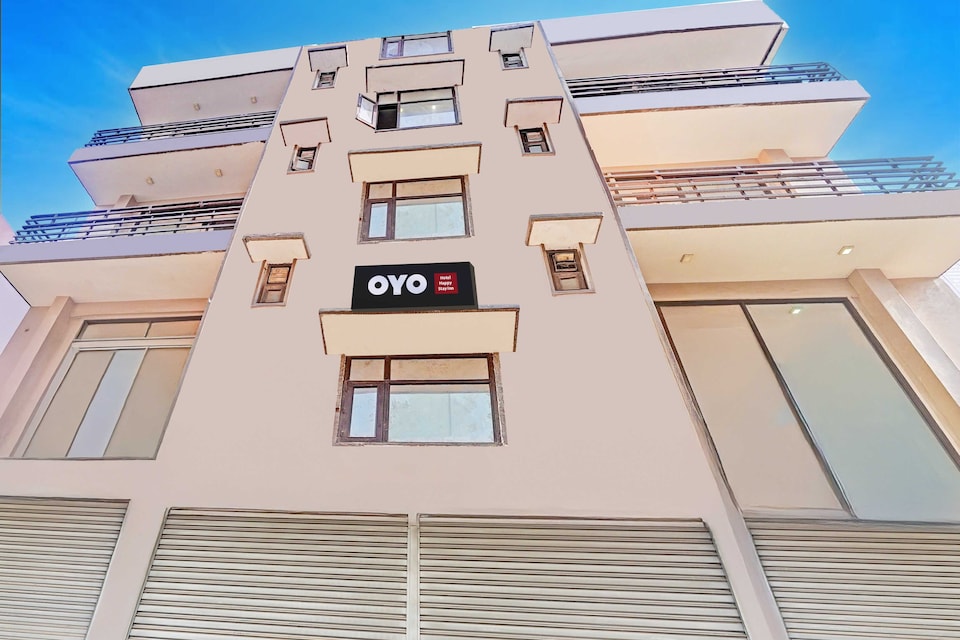 SPOT ON Hotel 7 Star, Rohini Delhi, Delhi