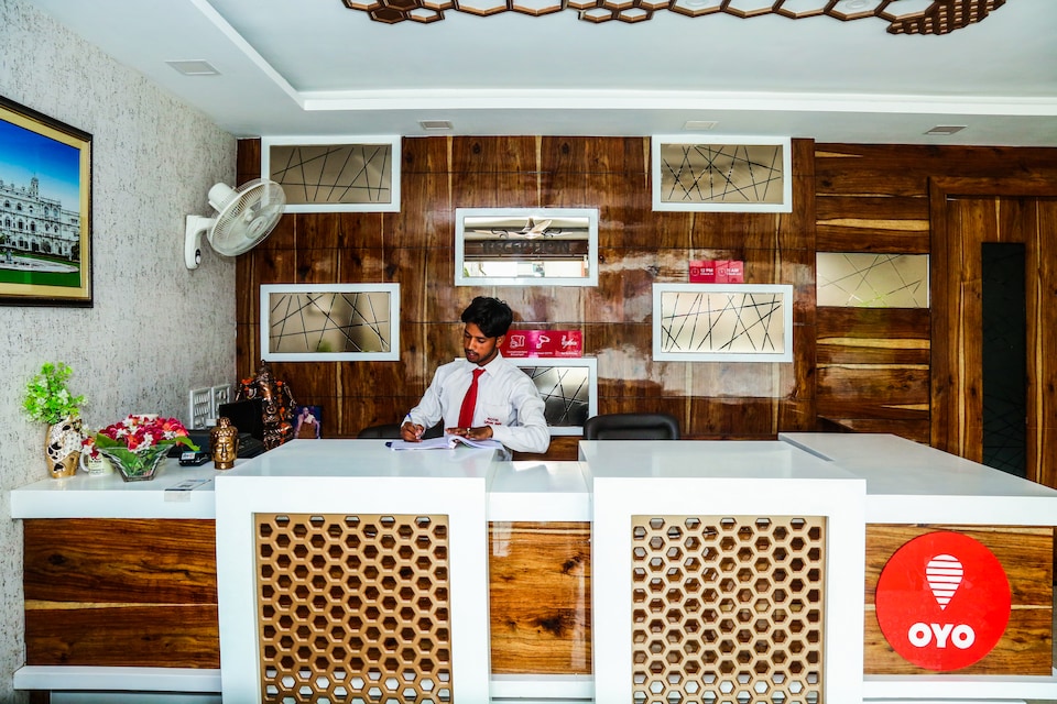 OYO 14022 Hotel Riwaz, City Centre, Gwalior