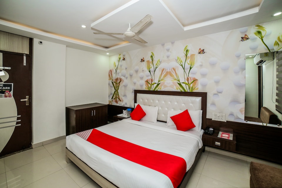 OYO 14022 Hotel Riwaz, City Centre, Gwalior