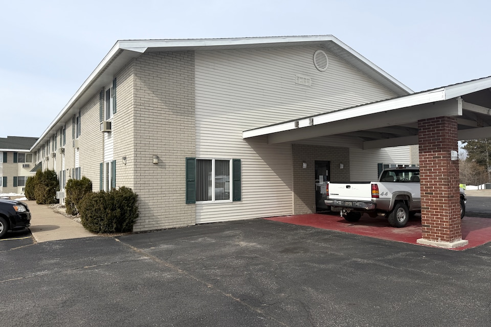 Iron Mountain Inn & Suites MI US 2, Iron Mountain, MI, Iron Mountain, MI