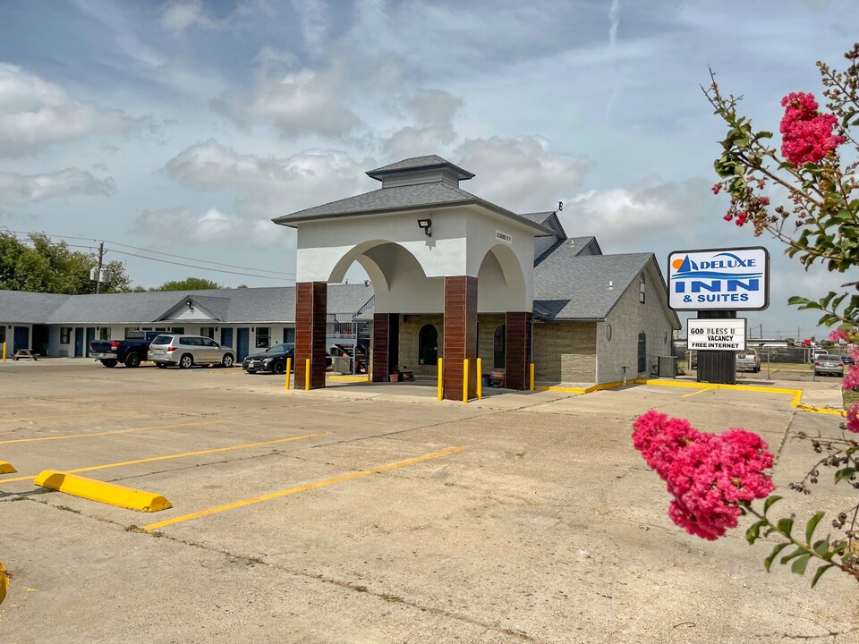 Deluxe Inn & Suites Corpus Christi I 37, C78401, Corpus Christi TX