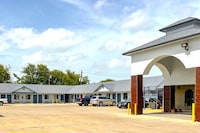 Deluxe Inn & Suites Corpus Christi I 37