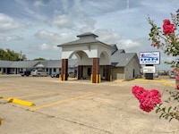 Deluxe Inn & Suites Corpus Christi I 37