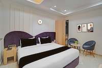Townhouse OAK Hotel Sarovar Hill