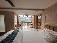 Townhouse OAK Hotel Sarovar Hill