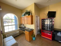 Airport Inn & Suites Corpus Christi I 37