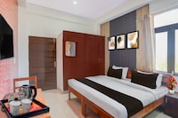 Townhouse Manipal University Highway King Bagru formerly Golden Hotel