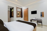 Super Townhouse Geeta Nagar Metro Station Formerly Hotel Opal