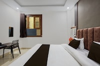 Super Townhouse Geeta Nagar Metro Station Formerly Hotel Opal