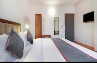 Townhouse Geeta Nagar Metro Station