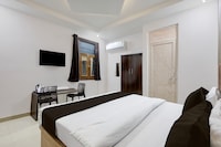 Townhouse Geeta Nagar Metro Station Formerly Hotel Opal
