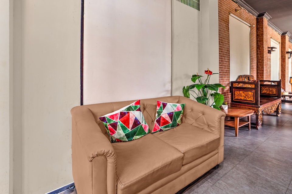 Hotel O near Juanda Airport formerly Azzahra Guest House Family, Surabaya, Surabaya