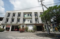 Hotel O near Juanda Airport formerly Azzahra Guest House Family