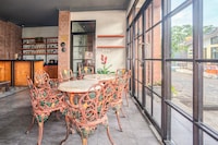 Hotel O near Juanda Airport formerly Azzahra Guest House Family