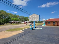 Relax Inn Daingerfield Near Mount Pleasant TX