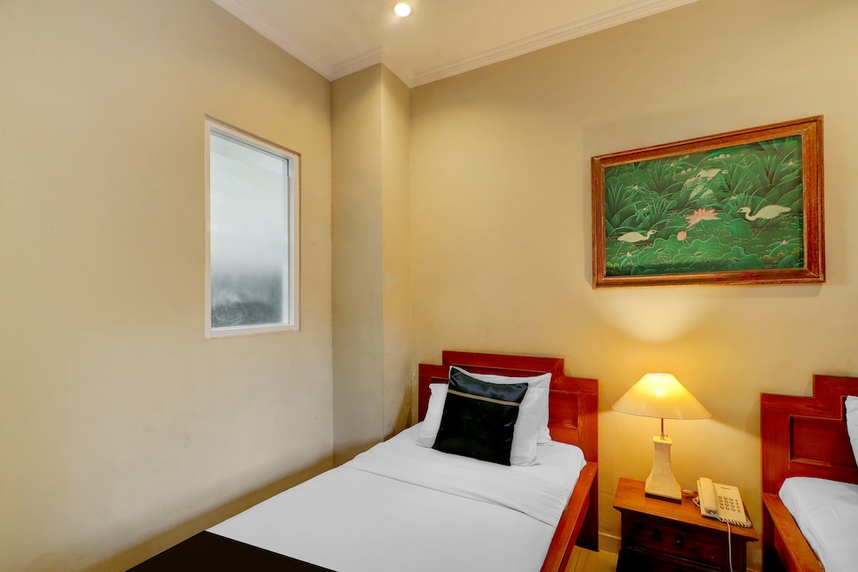 Townhouse Oak Su's Cottage Near Legian Beach, Legian, Bali