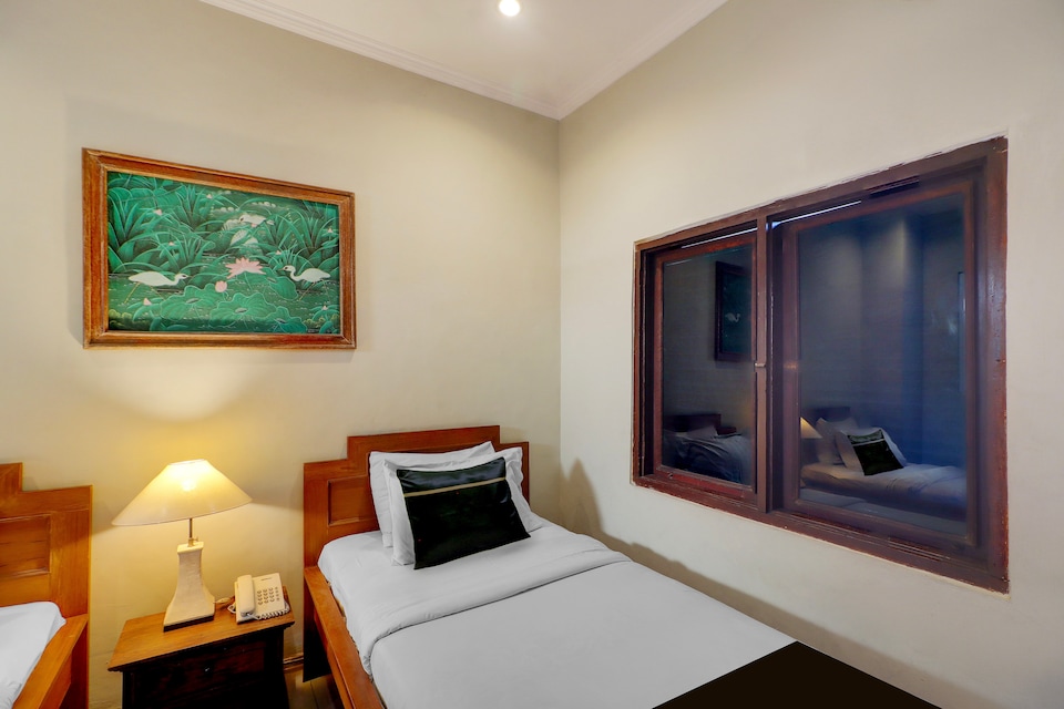 Townhouse Oak Su's Cottage Near Legian Beach, Legian, Bali