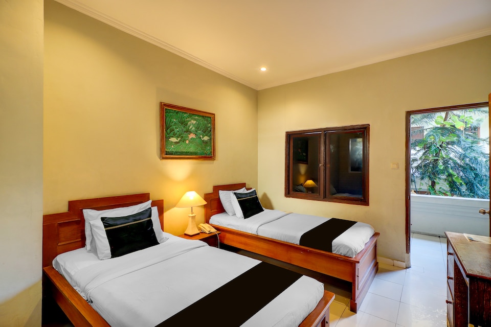 Townhouse Oak Su's Cottage Near Legian Beach, Legian, Bali