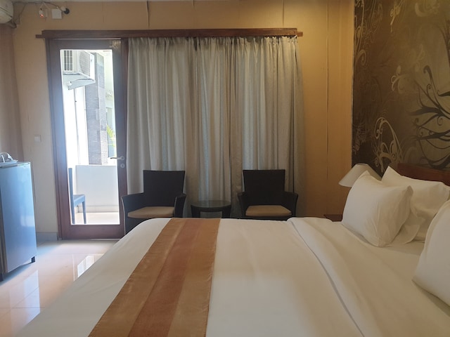 Townhouse Oak near Beach Walk Shopping Mall formerly Su's Cottages Legian 