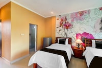 Townhouse Oak near Beach Walk Shopping Mall formerly Su's Cottages Legian 