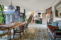 Townhouse Oak near Beach Walk Shopping Mall formerly Su's Cottages Legian 