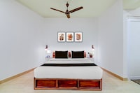 Super Townhouse Veer Savarkar International Airport formerly Dev Haveli