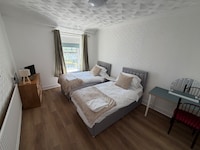 OYO Prince of Wales Country Hotel