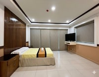 Topaz House By Gems Hotel