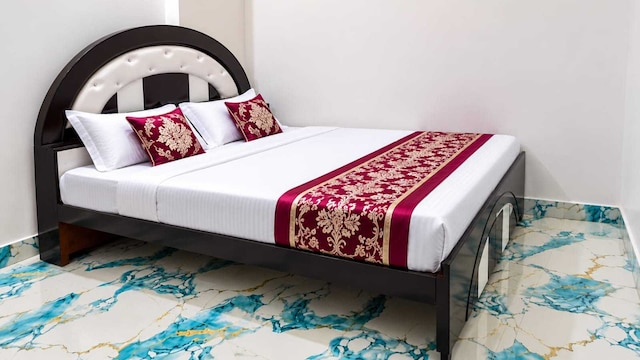 OYO 844173 Hotel Aparna Palace