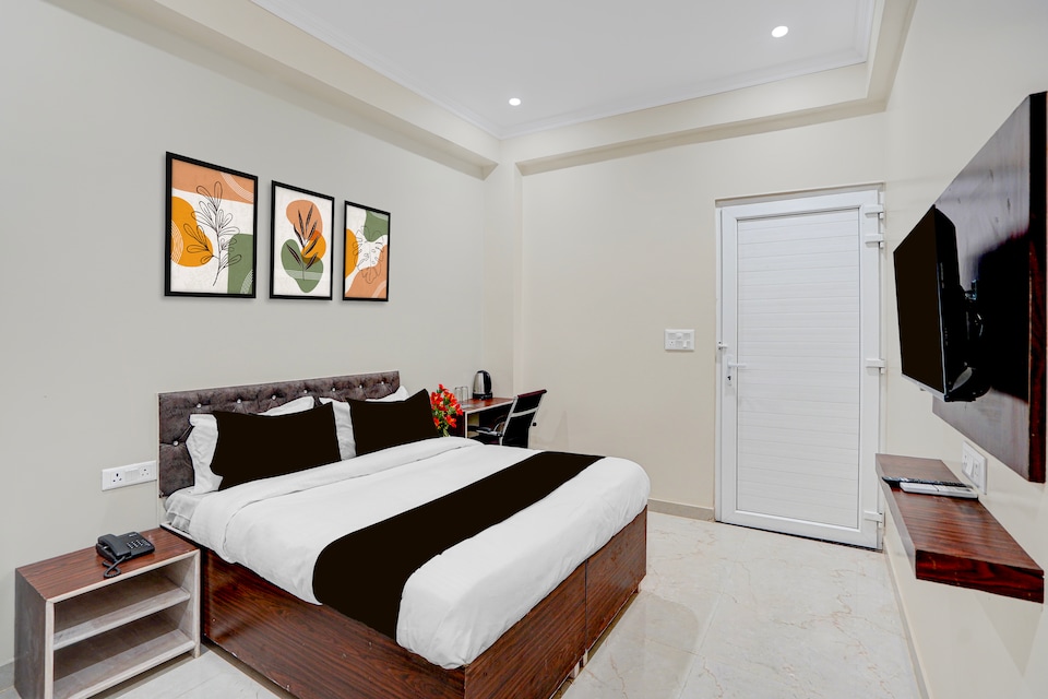 Townhouse Amity University Road Lucknow Formerly Pine Villa, Gomti Nagar Lucknow, Lucknow
