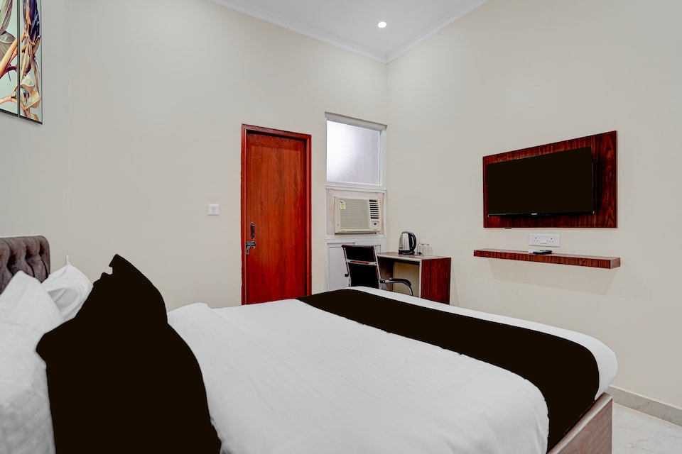 Townhouse Amity University Road Lucknow Formerly Pine Villa, Gomti Nagar Lucknow, Lucknow