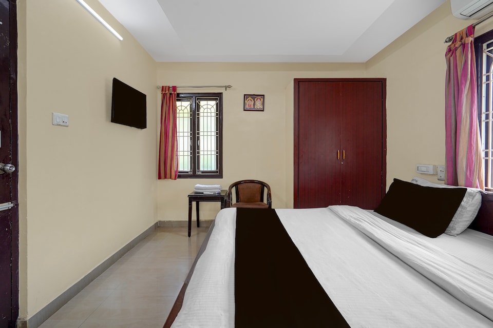 Hotel O ADITYA YATRI NIVAS, Kapila Theertham Tirupati, Tirupati