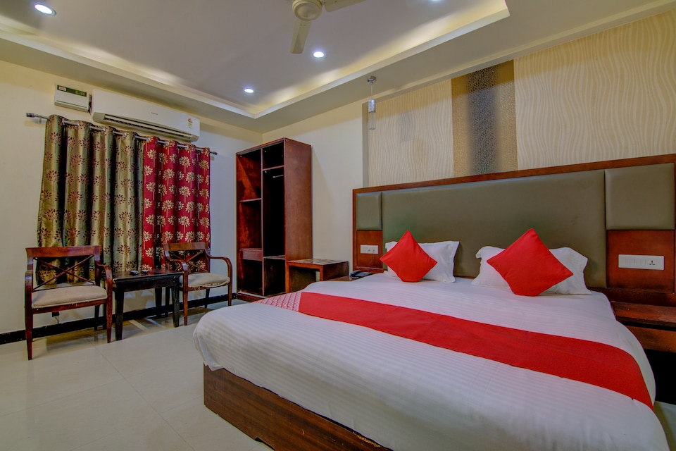 OYO 14044 Hotel Seacity Grand, Transit Vizag-II, Visakhapatnam