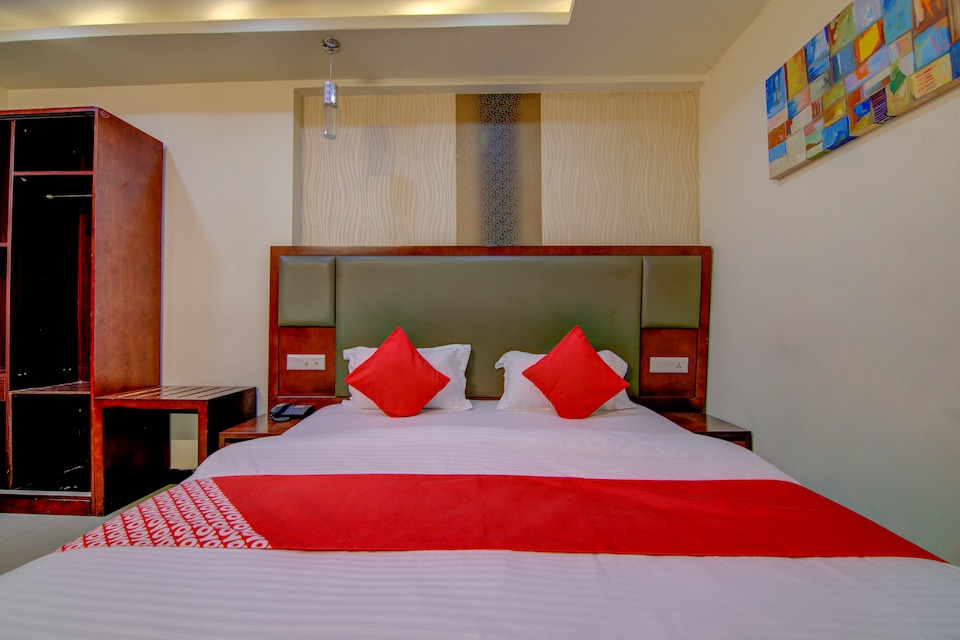 OYO 14044 Hotel Seacity Grand, Transit Vizag-II, Visakhapatnam
