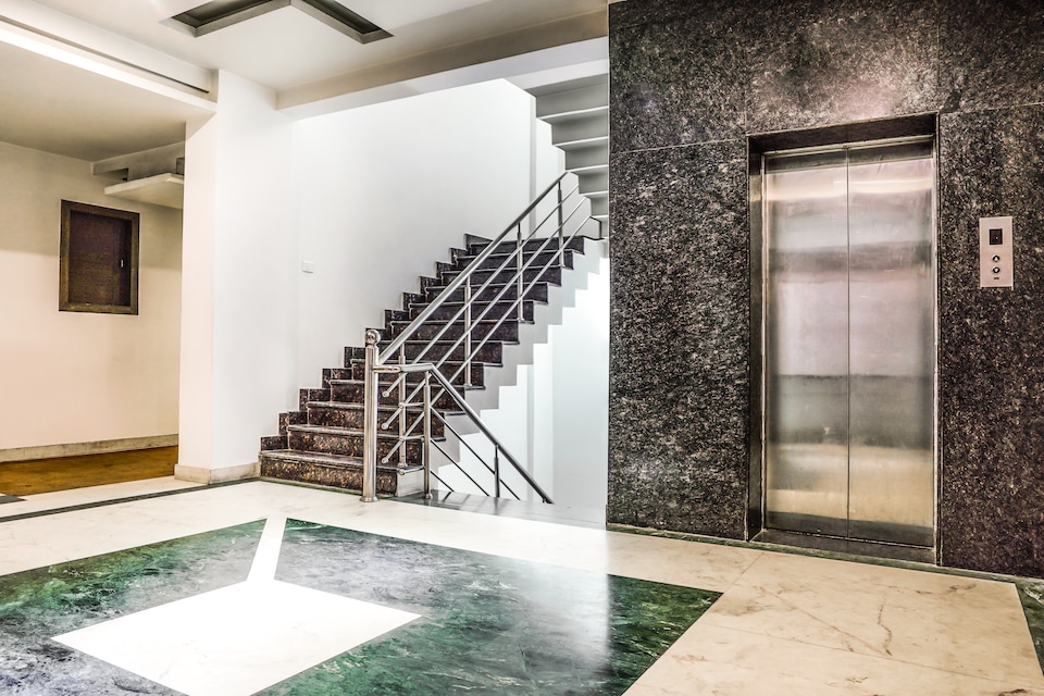 OYO 2611 Madhu Resorts, Corporate Complex, Agra