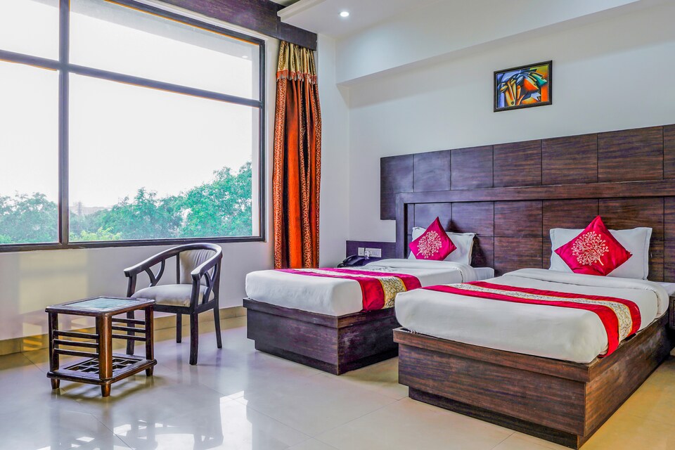 OYO 2611 Madhu Resorts, Corporate Complex, Agra