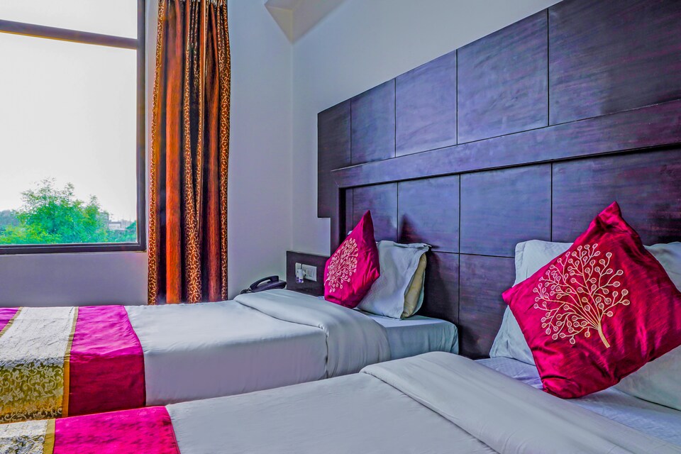 OYO 2611 Madhu Resorts, Corporate Complex, Agra