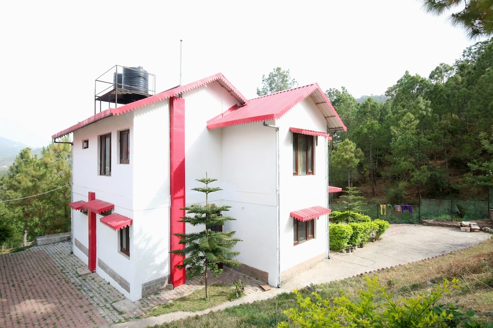 OYO Home 14047 Luxury 3BHK, Kasauli, Kasauli