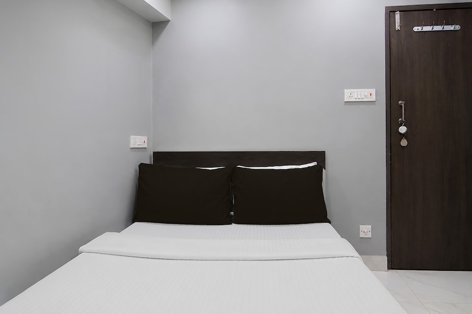 SPOT ON Alsana Guest House, Esplanade Kolkata, Kolkata